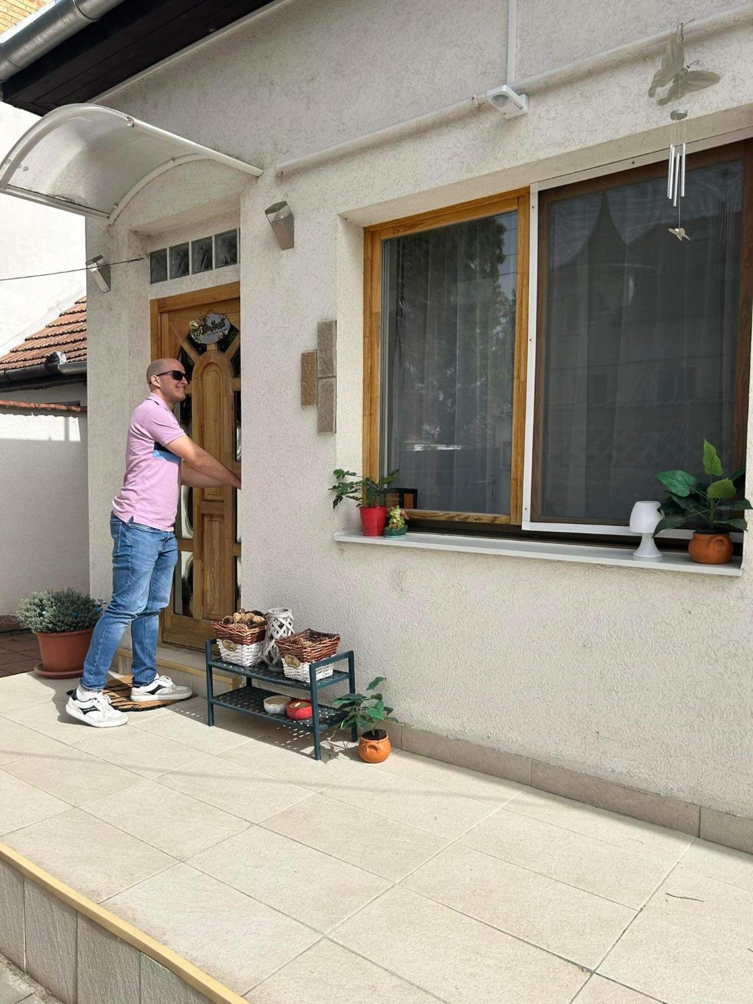 Tavaszpart Vendeghaz Appartement Szeged Buitenkant foto