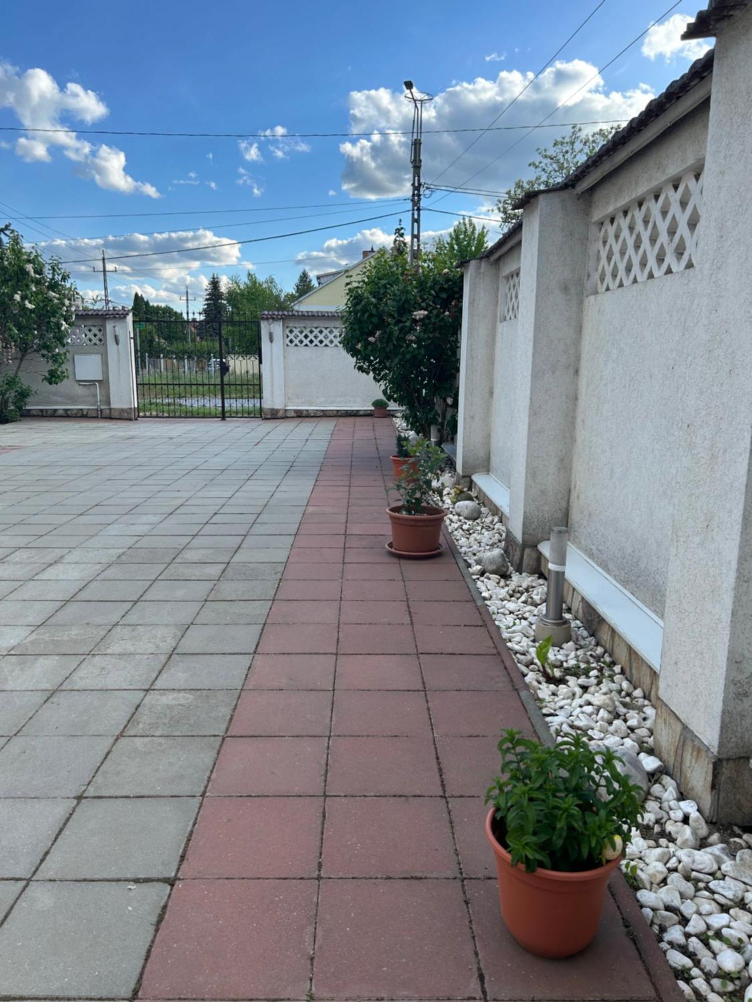 Tavaszpart Vendeghaz Appartement Szeged Buitenkant foto