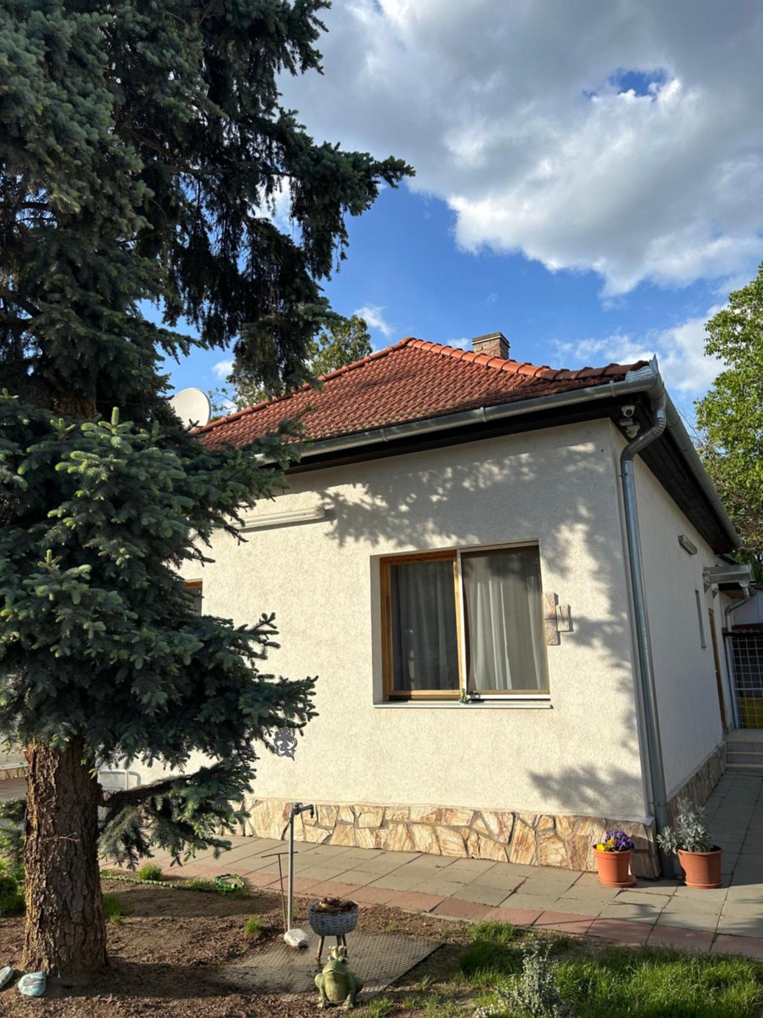 Tavaszpart Vendeghaz Appartement Szeged Buitenkant foto