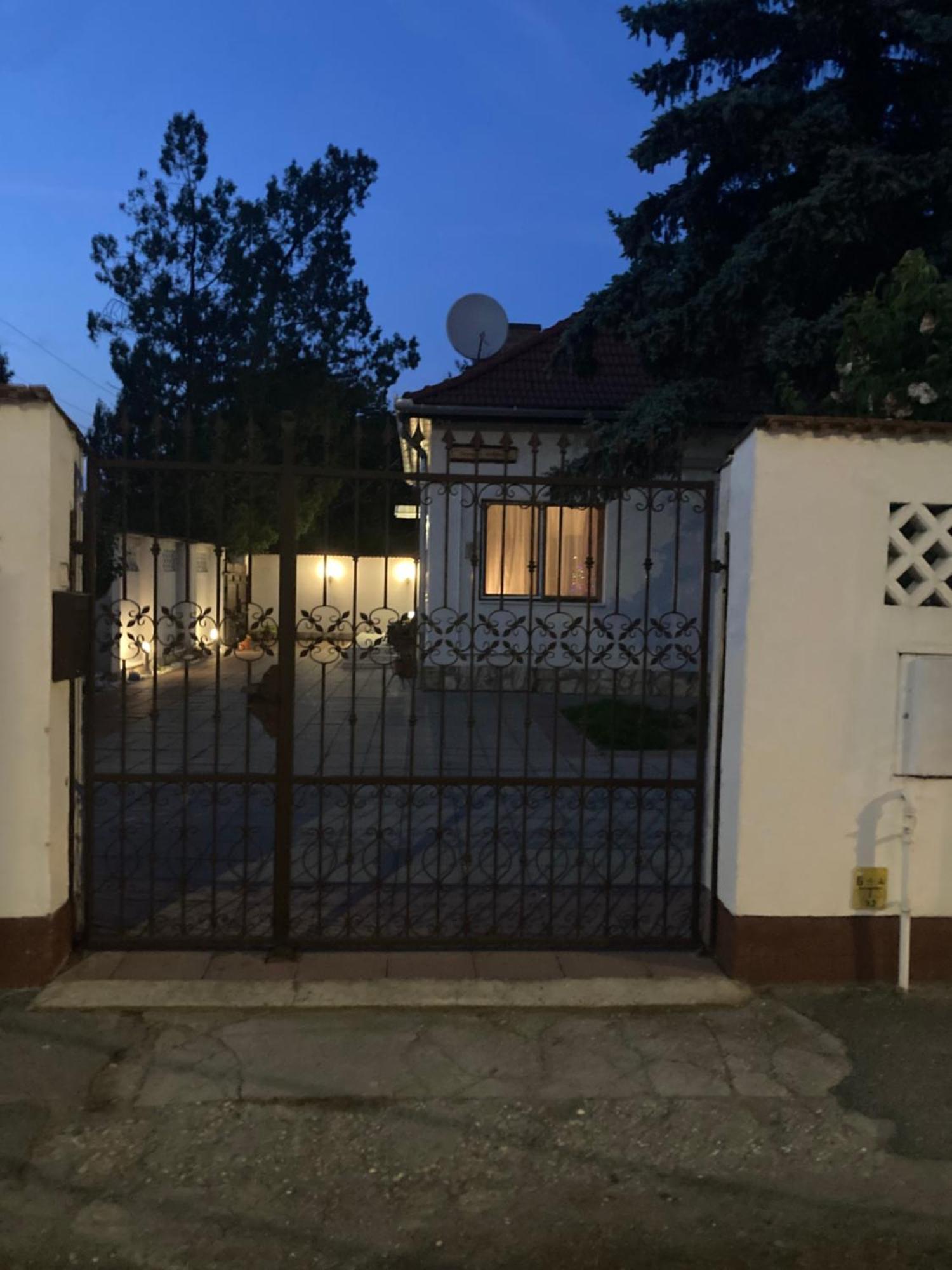 Tavaszpart Vendeghaz Appartement Szeged Buitenkant foto